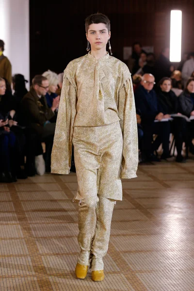 Look 30